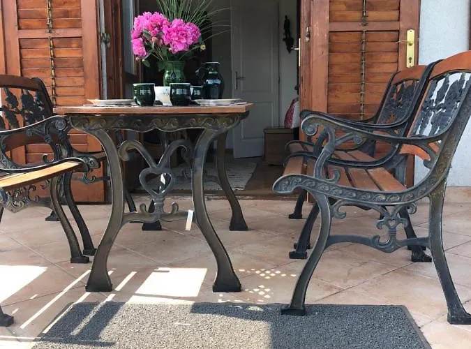 Balaton Vendeghaz ゲストハウス 3*