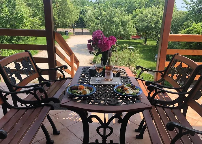 Penzion Balaton Vendeghaz 3*